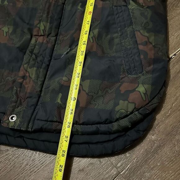 Big Chill Boys Winter Ski Jacket Green Black Camouflage Hood Lined youth Size 18 - Picture 14 of 14